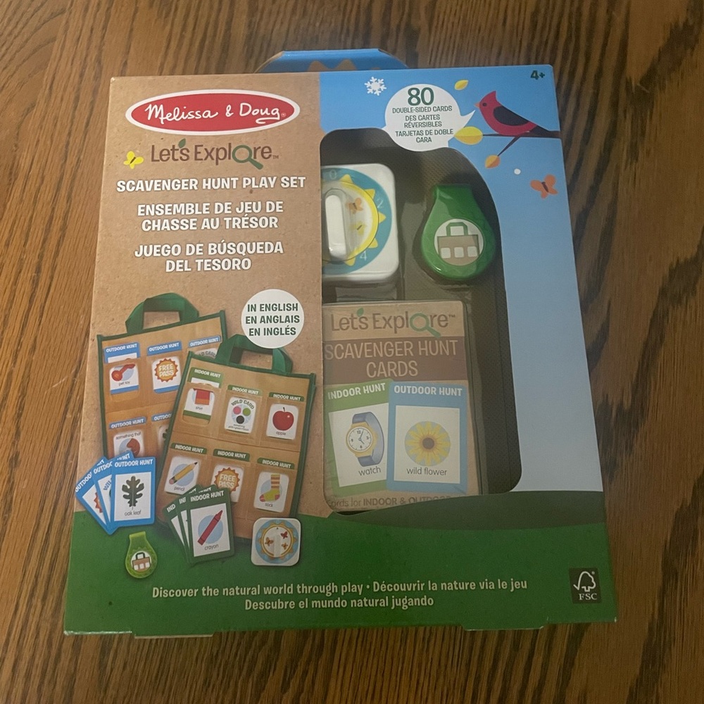 Melissa & doug scavenger hunt play set gift